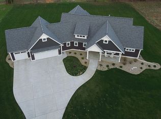 6869 Amelia Dr, Vicksburg, MI 49097