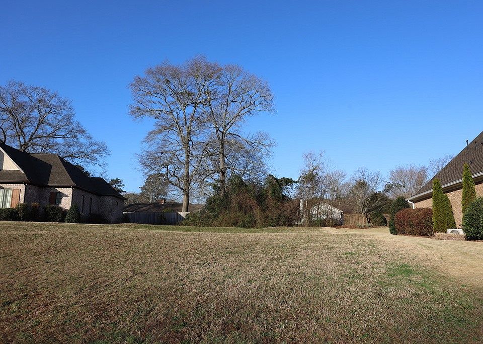 1st image of 1210 Lillie Ln