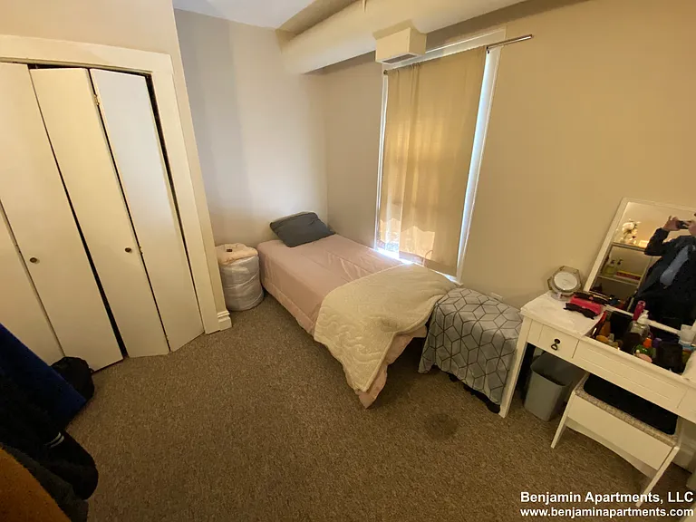 28 Beacon St #2 — Photo 10