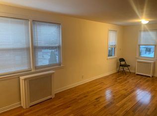 46-33 215th St, Bayside, NY 11361