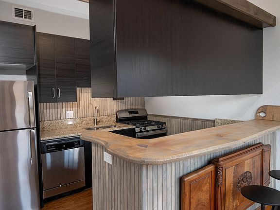 4th image of 120 N Oak Park Ave #330