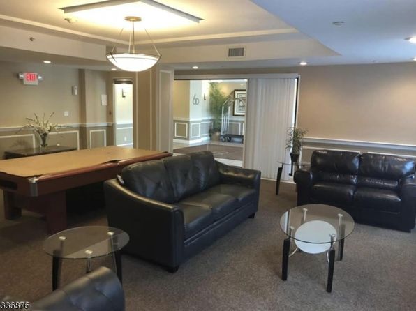 60 Parkway Dr #10F, East Orange City, NJ 07017