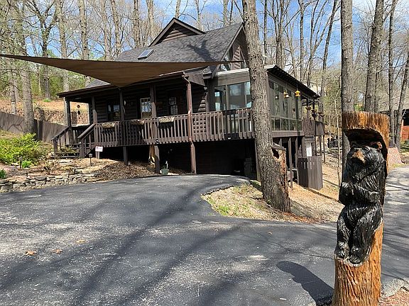 3rd image of 21 Hamilton Ln