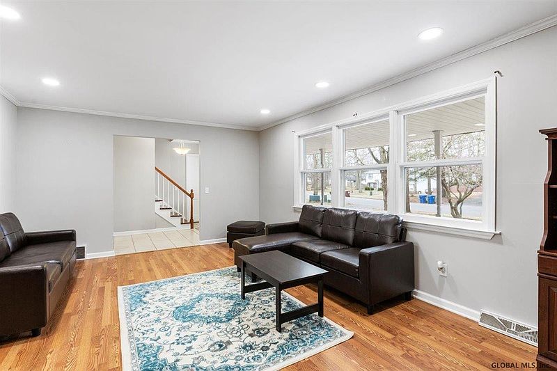 2nd image of 17 CHRISTINA Drive