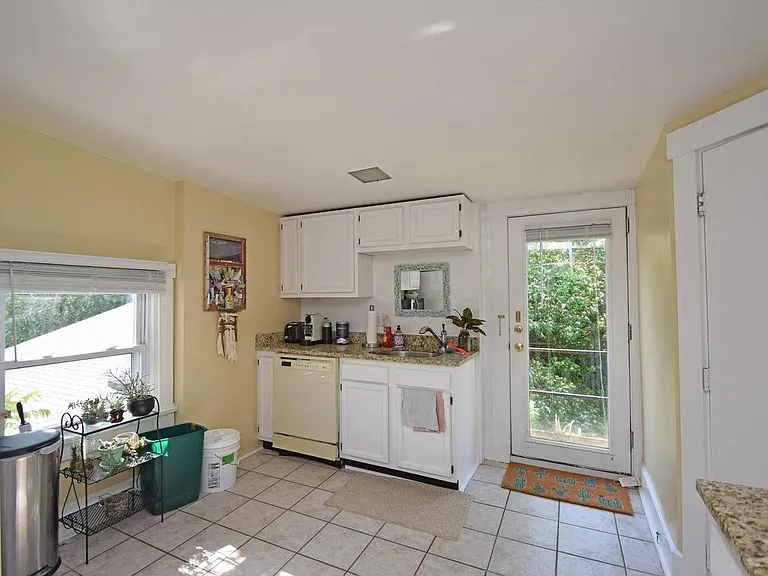 1009 Paradrome St #3 — Photo 12