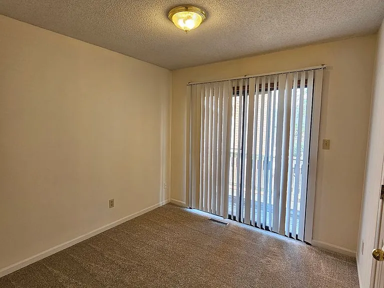 106 E Green Meadows Rd #9 — Photo 9