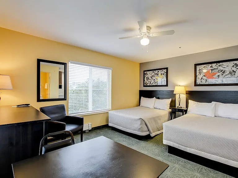 Vermont Inn Apartments — Photo 8