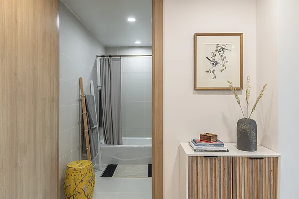 Sold by E Realty International Corp | media 11