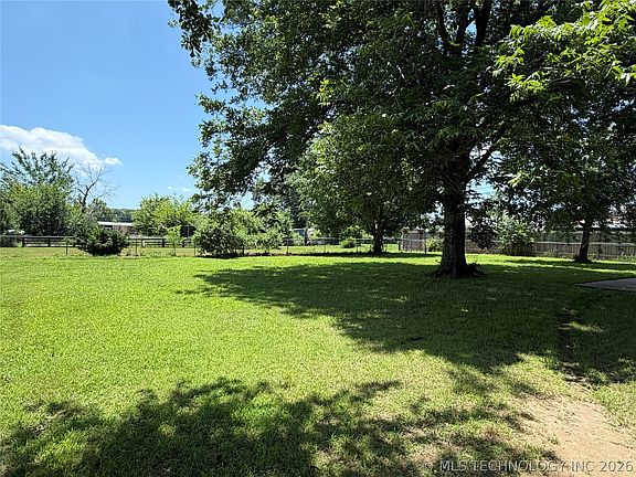 4th image of 704 W Blair Ave