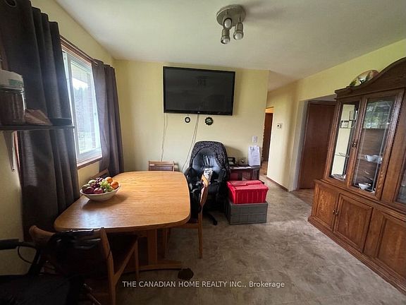 5th image of 6659 Laird Rd W