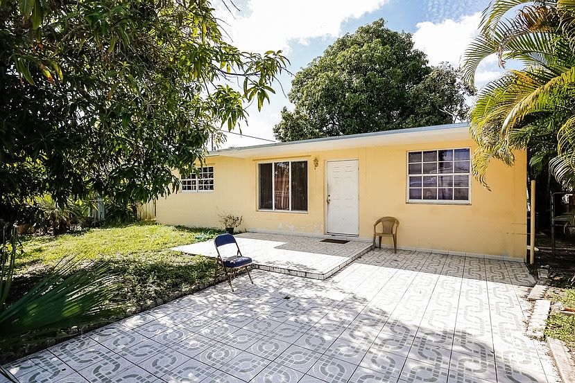 1st image of 11650 NW 11th Ave