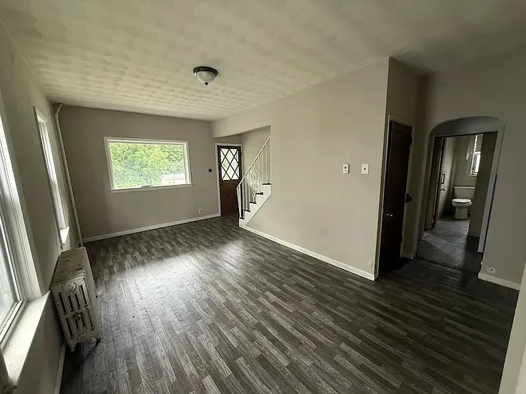 790 W Main St — Photo 2
