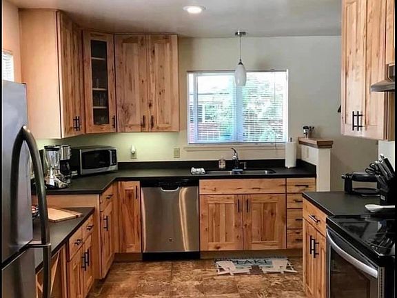 3rd image of 3628 Aspen Ave