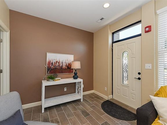 2nd image of 834 44th St APT 204