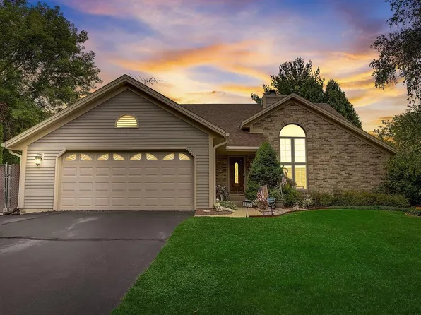 W250S8975 Center DRIVE, Big Bend, WI 53103