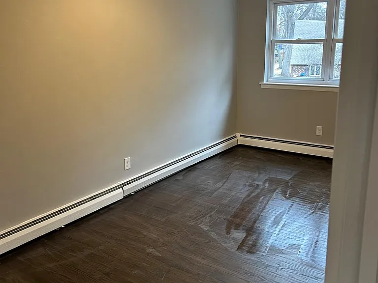 839 Garrett Ln — Photo 13
