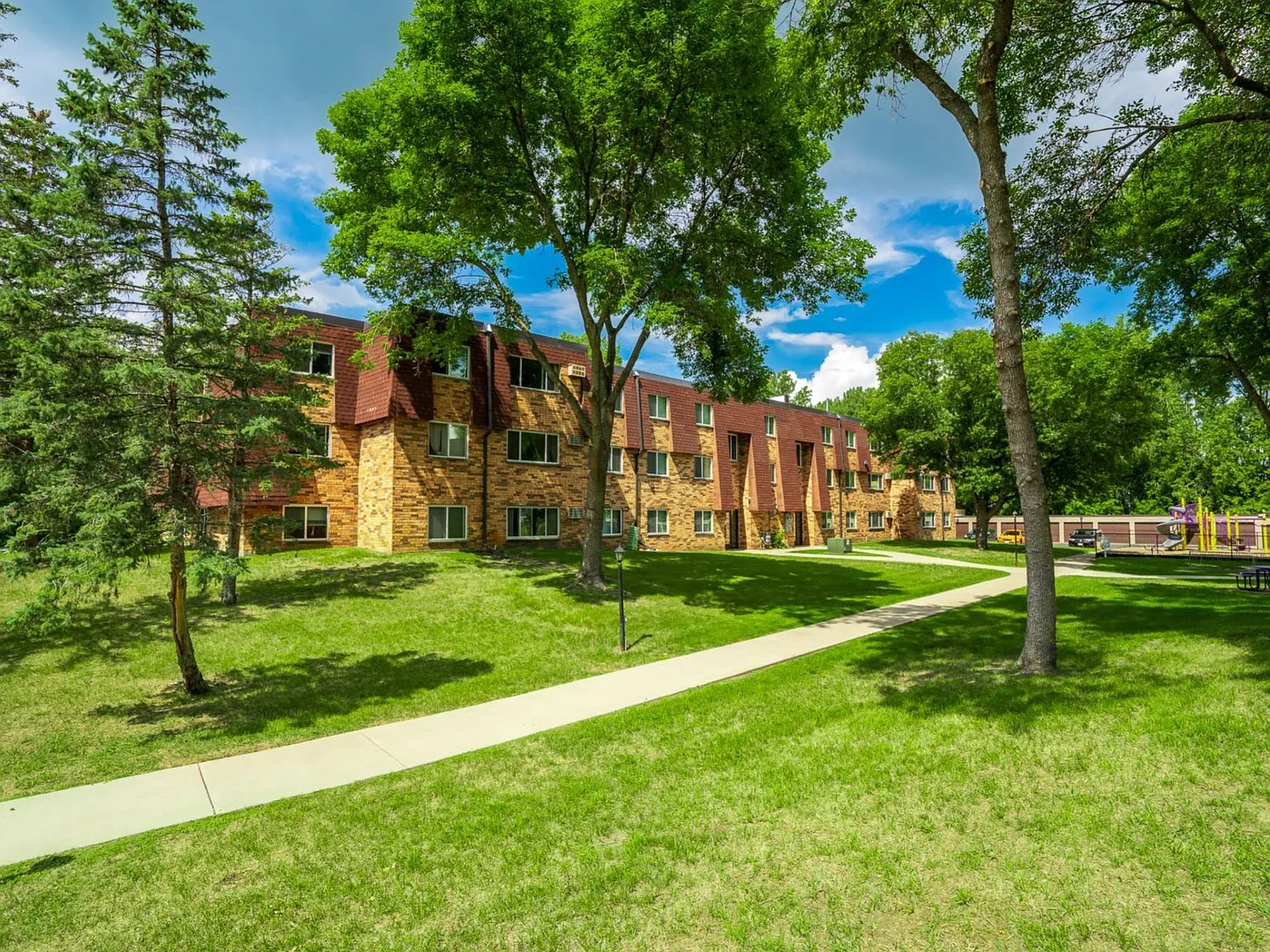 Drake Apartments — Photo 4