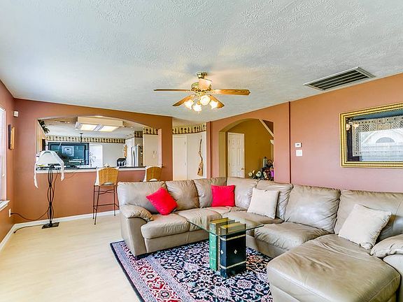 5th image of 1910 Roaring Trail Ct