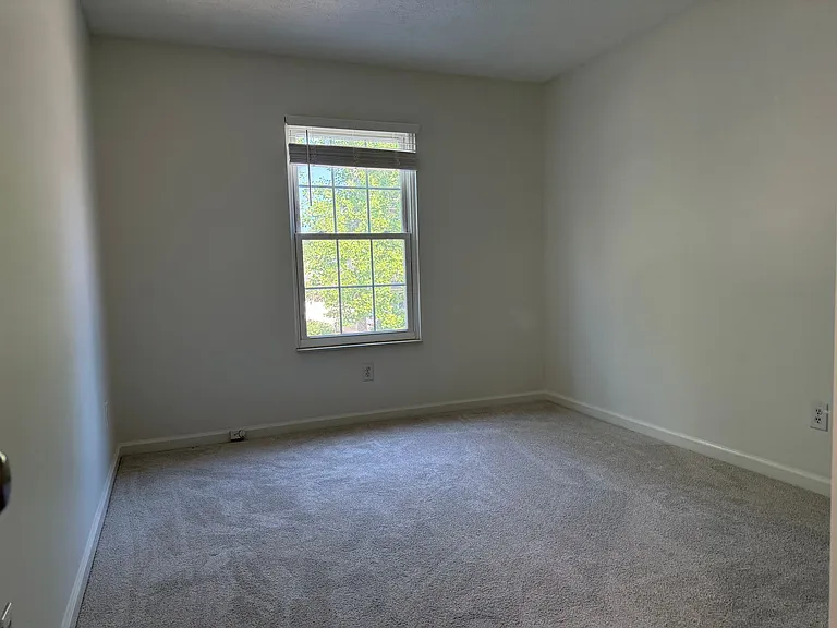 106 Meridian Ct — Photo 28