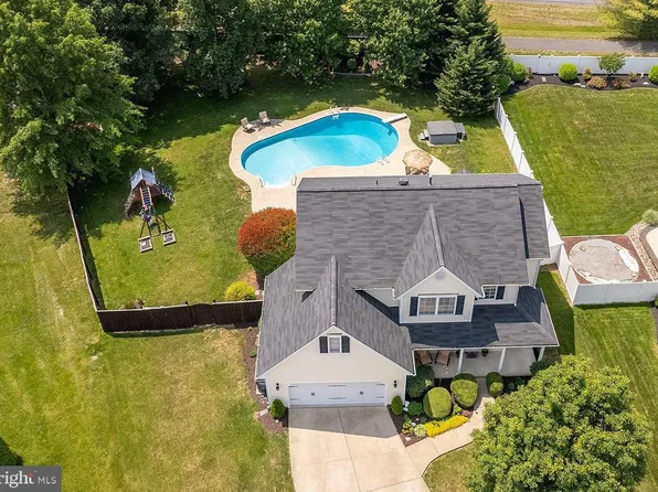 124 Brenton Ct, Stephens City, VA 22655