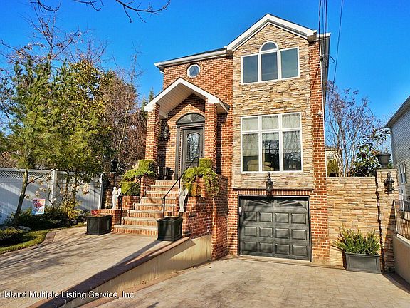 2nd image of 575 Yetman Ave