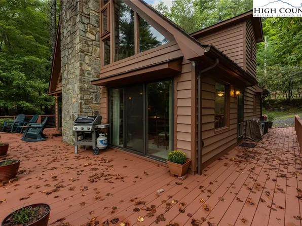 431 Roaring Ridge Road, Deep Gap, NC 28618