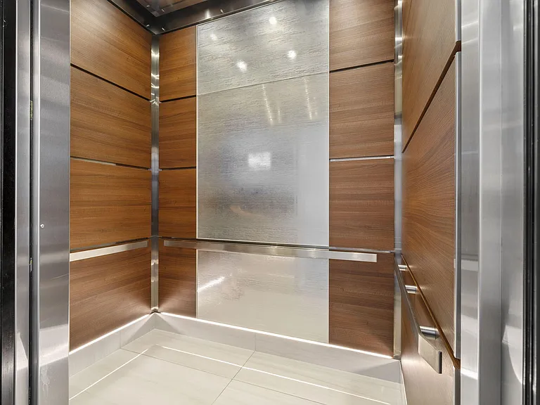 347 N New River Dr E #610 — Photo 35