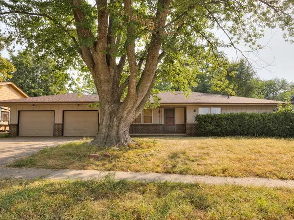 1515 NW 81st St, Clive, IA 50325