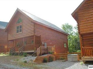 1115 Towering Oaks Dr, Sevierville, TN 37876