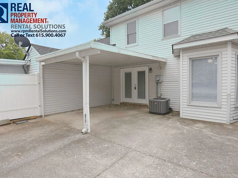 1818 Lexington Trce — Photo 24