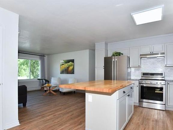 3rd image of 303 Droz Dr #A