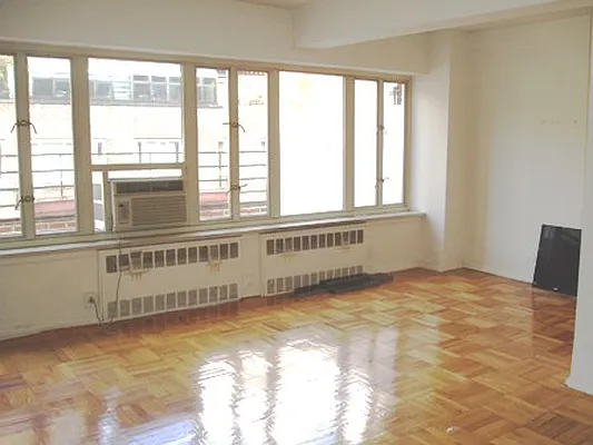 Rented by City Connections Realty | media 5