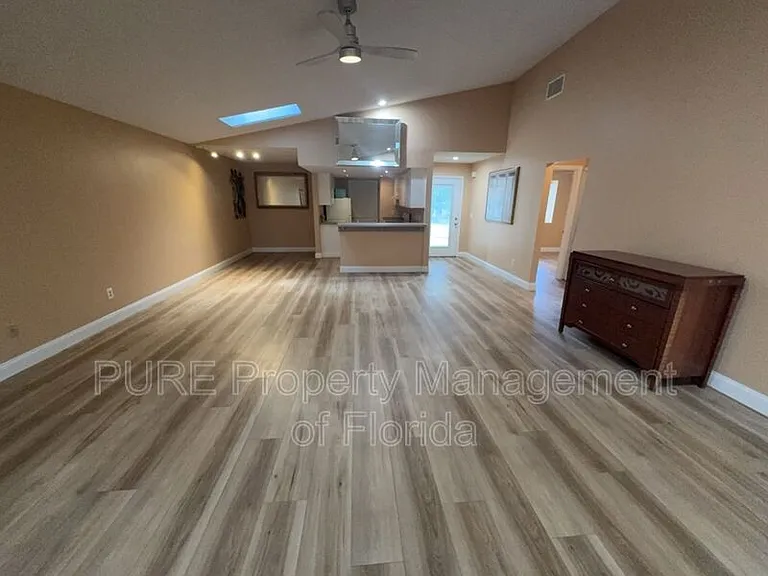 5032 SE 107th Pl — Photo 7