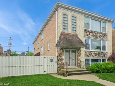 5639 W Montrose Ave, Chicago, IL, 60634