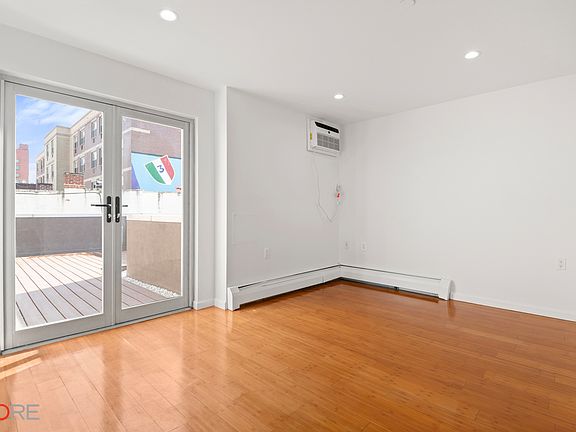 4th image of 96 Avenue C APT 4R