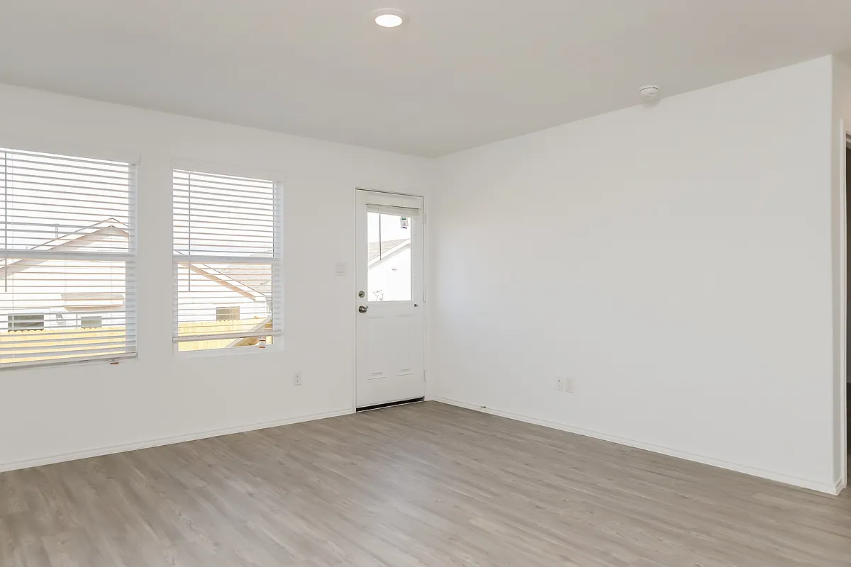 Building Photo - 2907 Millikan Dr