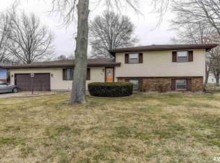 623 E Main St, Rochester, IL 62563