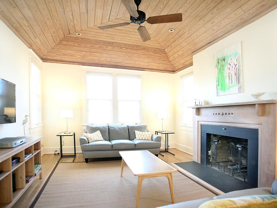 1st image of 318 26th St #2