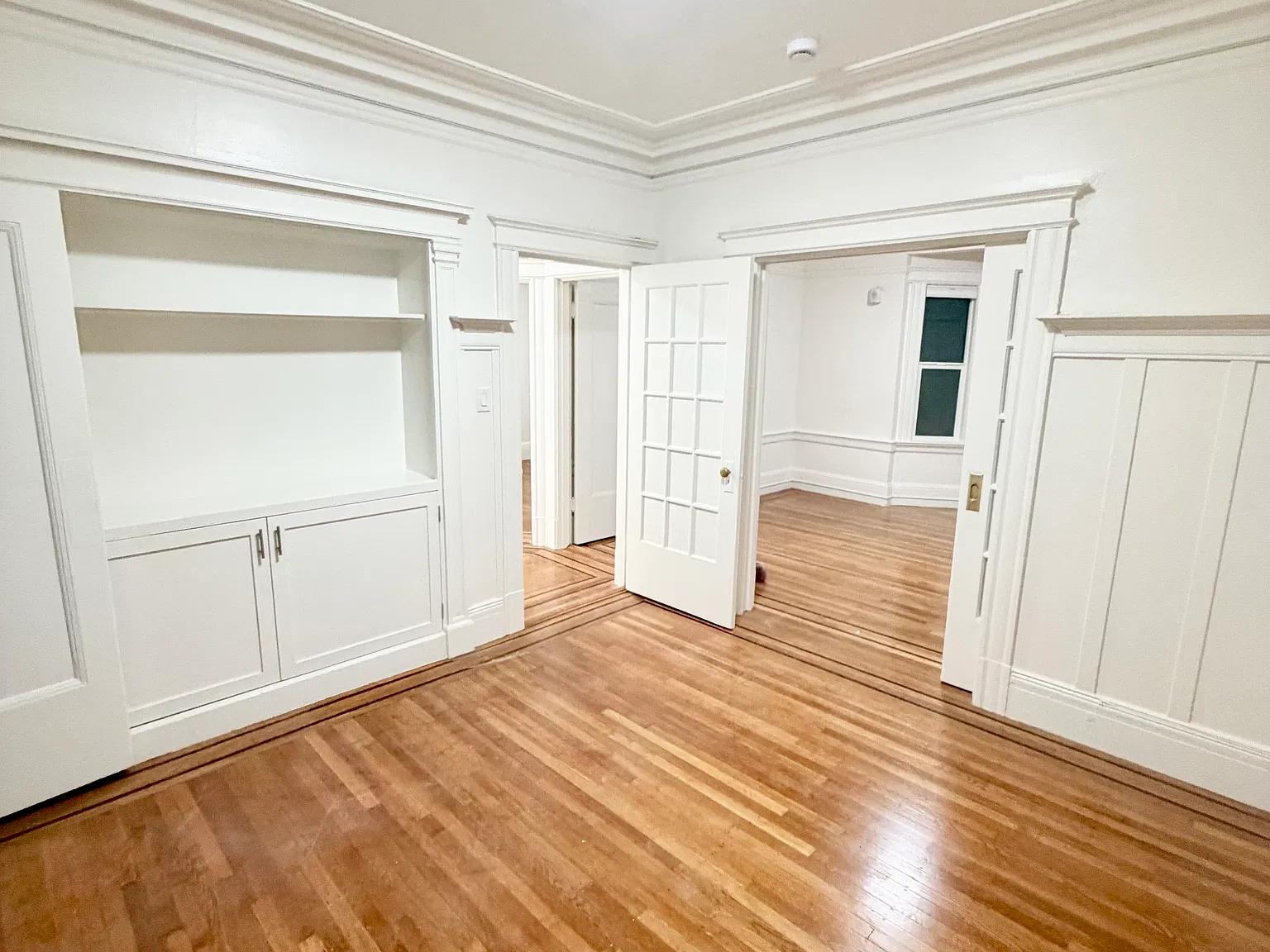 2 bed, 750 sqft, $6,295 — Photo 4