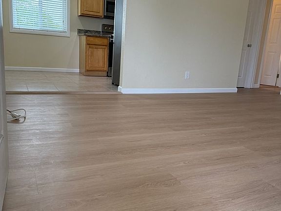 4th image of 430 California St APT 2