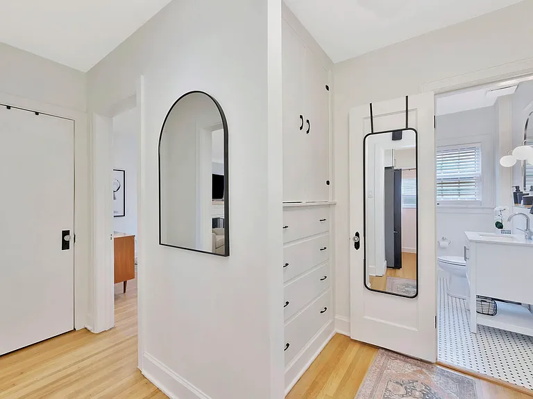 427 N Battin Ave — Photo 43