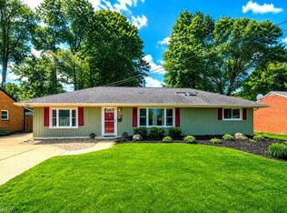 7580 Primrose Dr, Mentor On The Lake, OH 44060