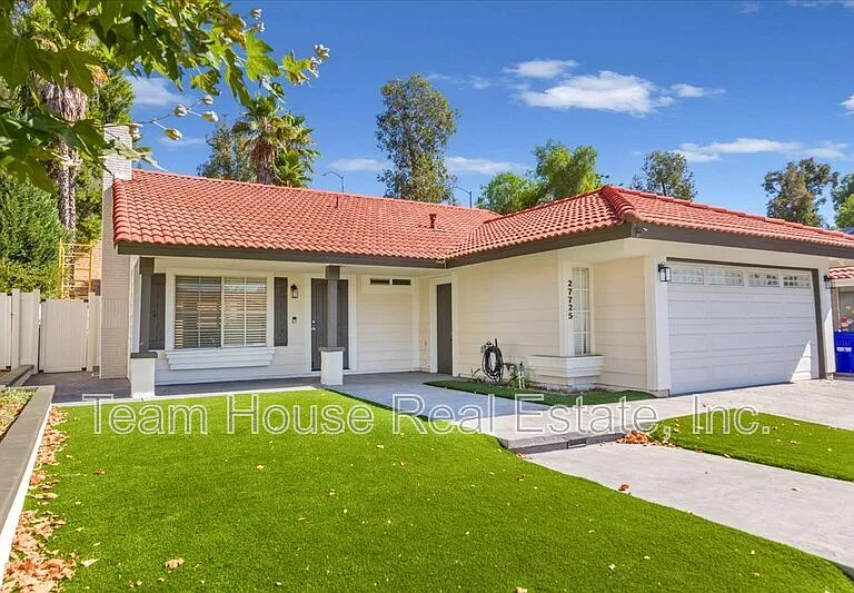 27725 Wakefield Rd — Photo 2