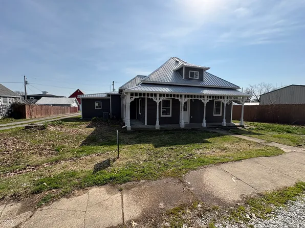 151 S Grant St, Cloverdale, IN 46120