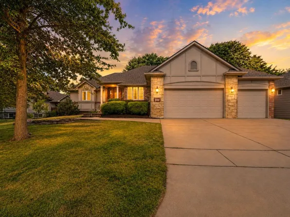 121 S Lakeside Dr, Andover, KS 67002