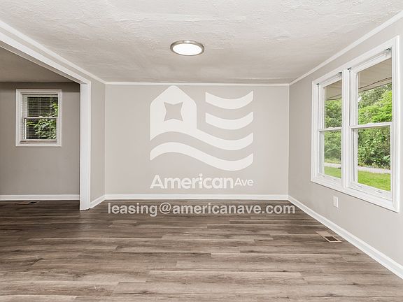 2116165_002_living_room_3.jpg