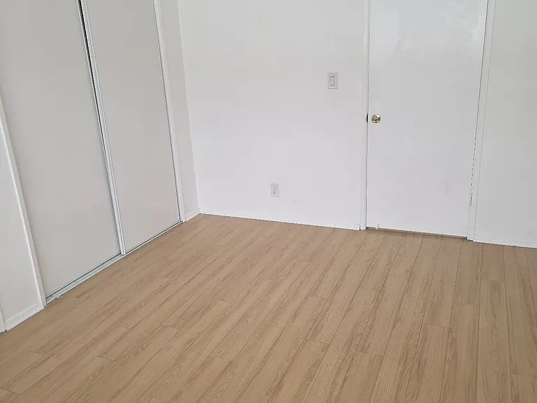 230 Bay St #5 — Photo 9