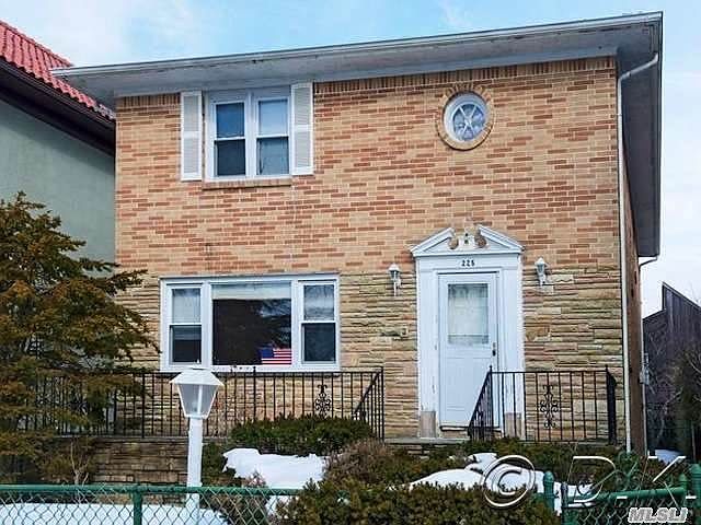 1st image of 225 W Olive St