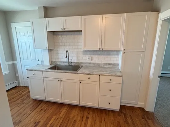 98 Crawford St Floor 2, Woonsocket, RI 02895