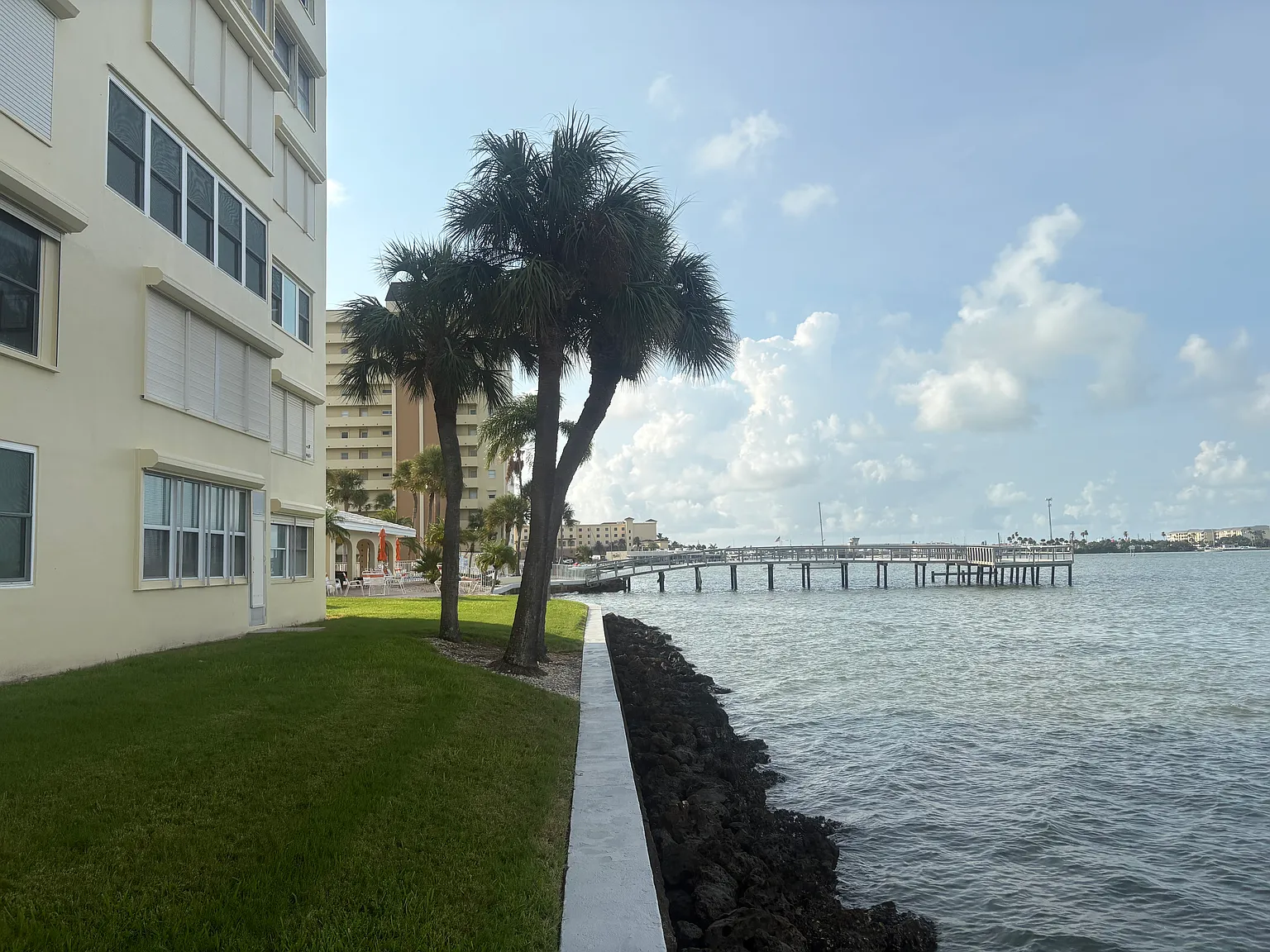 1 bed, 810 sqft, $2,200 — Photo 3